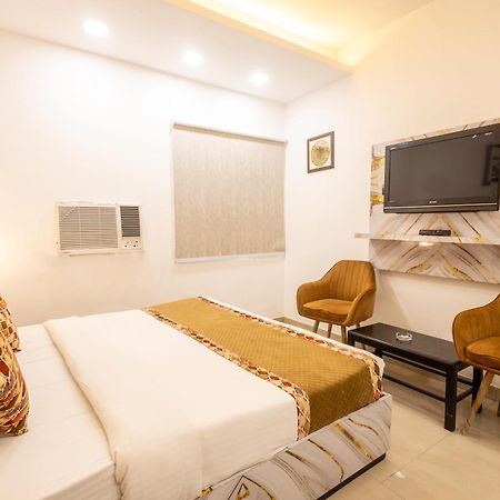 Hotel Cosmo Near Blk Hospital Karol Bagh Delhi  Exterior photo