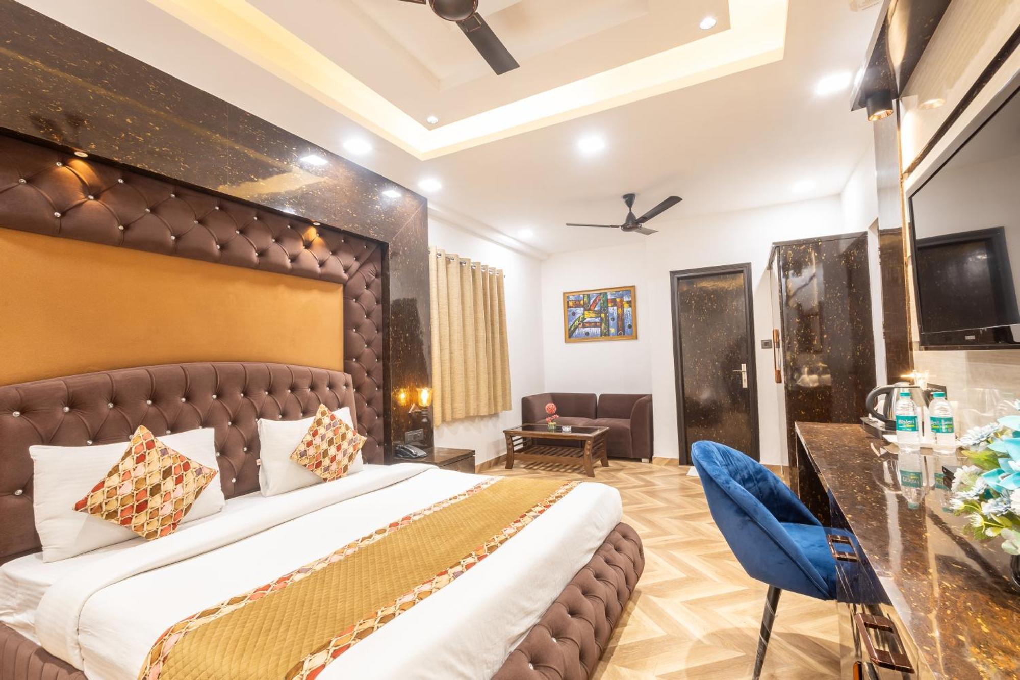 Hotel Cosmo Near Blk Hospital Karol Bagh Delhi  Exterior photo