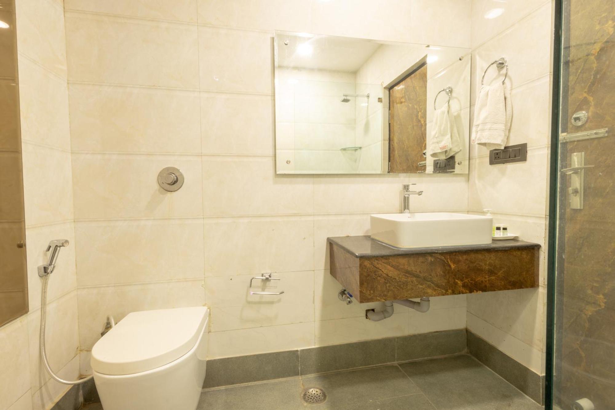 Hotel Cosmo Near Blk Hospital Karol Bagh Delhi  Exterior photo