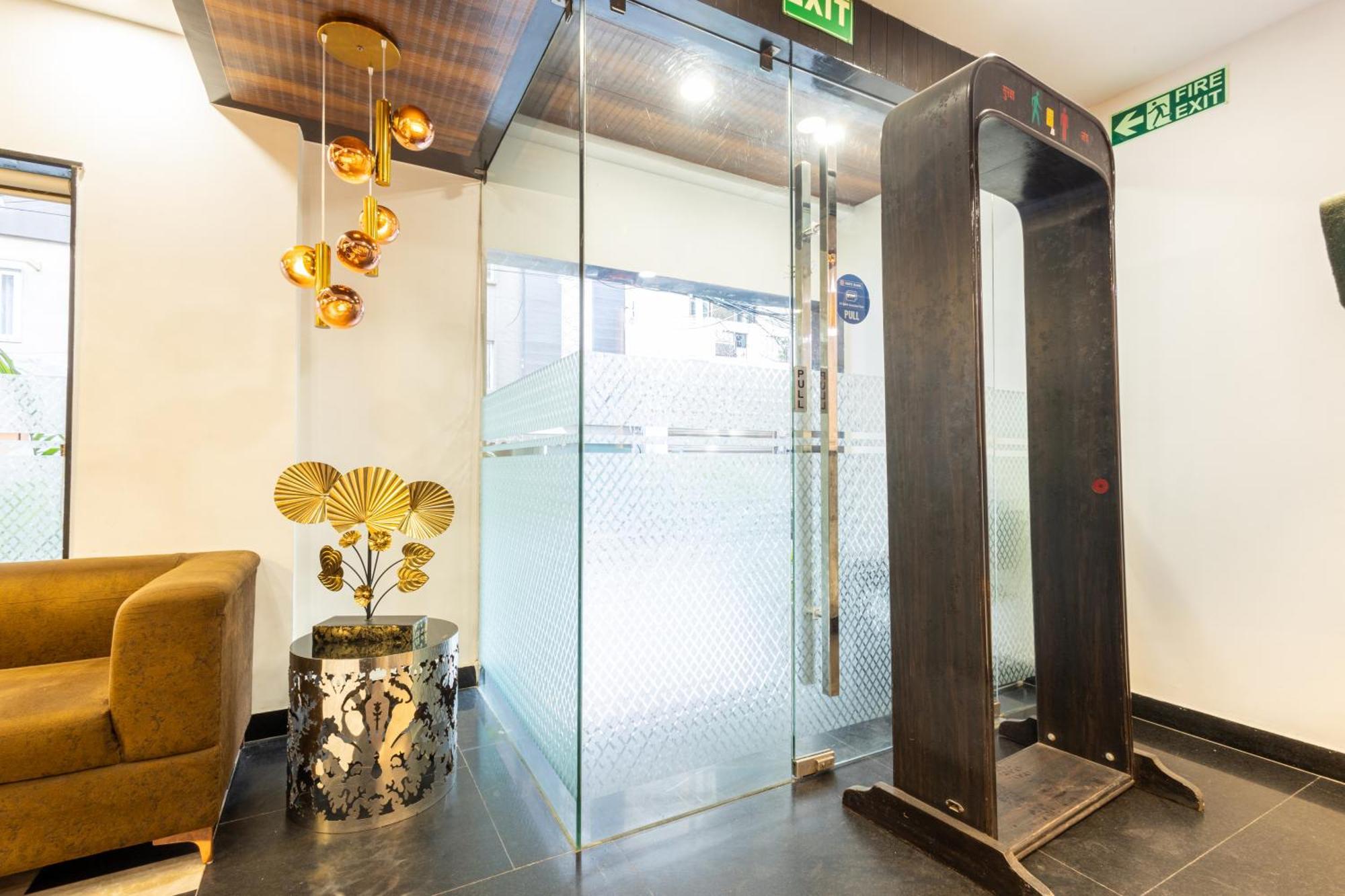 Hotel Cosmo Near Blk Hospital Karol Bagh Delhi  Exterior photo