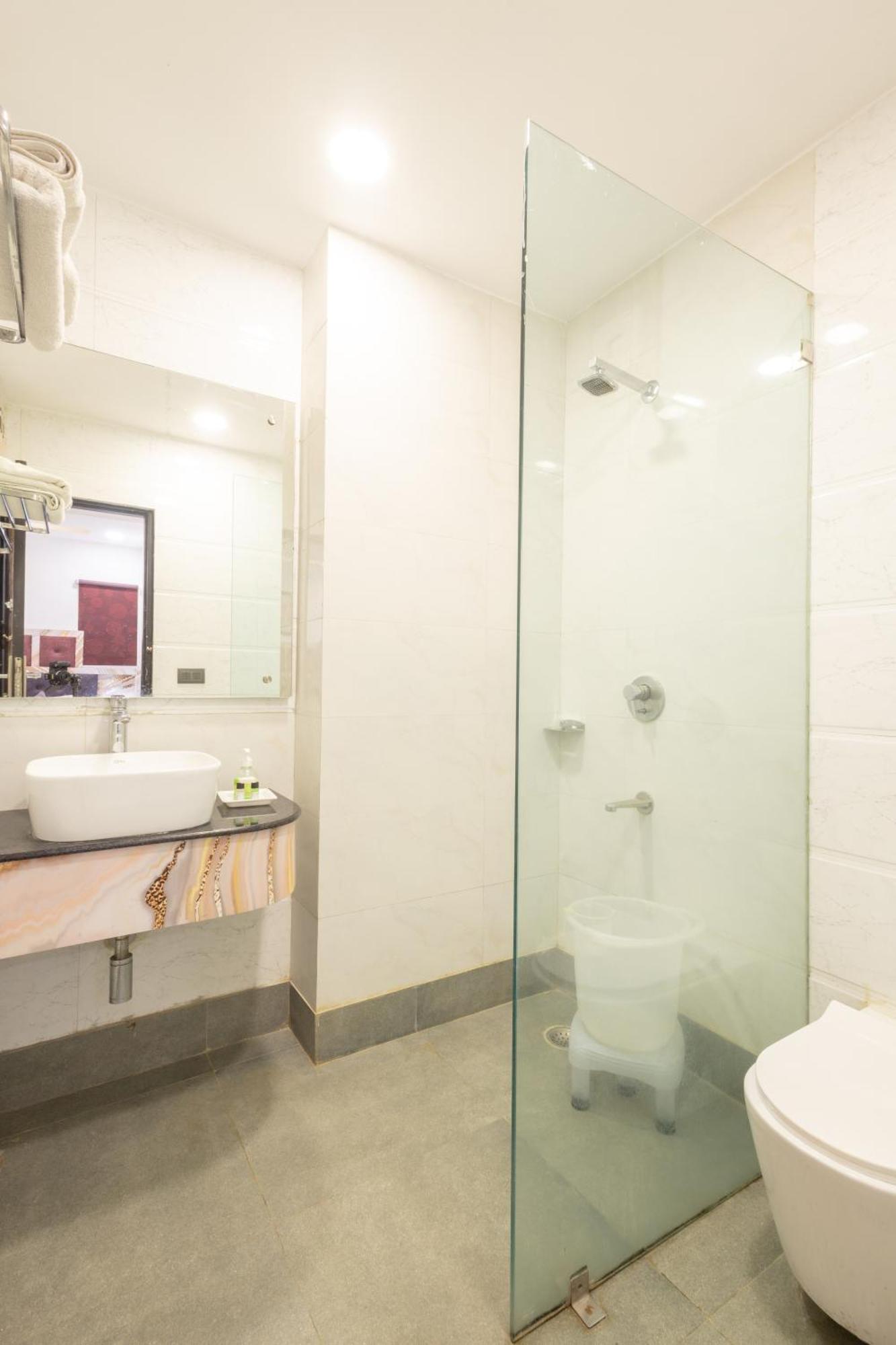 Hotel Cosmo Near Blk Hospital Karol Bagh Delhi  Exterior photo